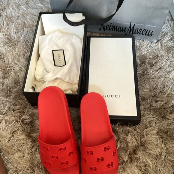 Gucci GG Slide Rubber Red unisex 7.5 - Picture 2 of 3